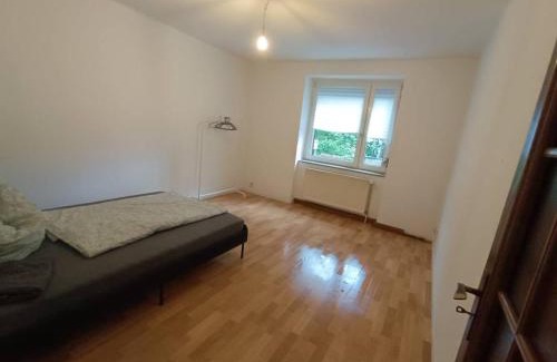 Zeitz Apartment | Spacious Flat with 3 bedooms for 5-8 guests