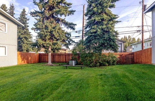 Northeast Anchorage Condo | Spacious Flat with Cozy Environment/sleeps 6