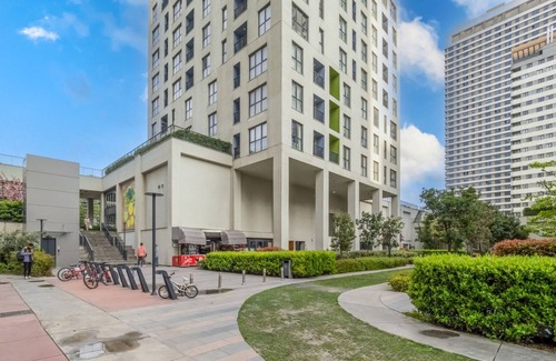 Esenyurt Apartment | Spacious Flat with Shared Pool in Esenyurt