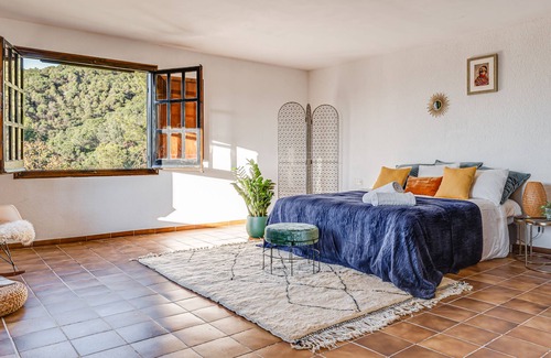 Vilassar de Dalt Villa | Spacious Forrest Villa Near Barcelona - Holds up to 24p