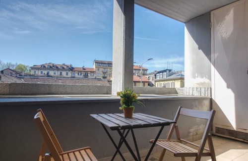 Vittoria Apartment | Spacious fort Appt x6 FREE PARKING