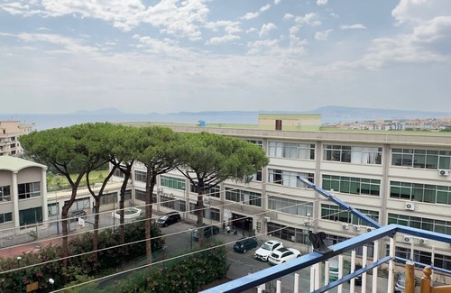 Ercolano Apartment | Spacious fourth floor apartment in Torre del Greco 3 bedrooms 1 bathroom and kitchen