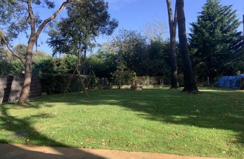 Saint-Brevin-les-Pins Cottage | Spacious house 800m from beach, garden, pets welcome, parking, WiFi