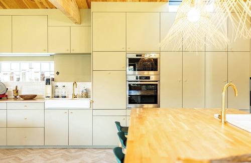 L'Echardiere Apartment | Spacious house with garden and beach within walking distance