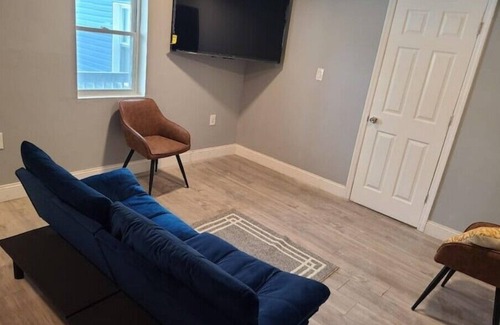 Carbondale Apartment | Spacious Free Wi-Fi Quiet TVsn