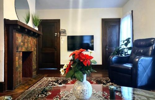 Erie Apartment | Spacious Frontier Park Apartment