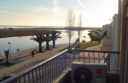 Fuseta Apartment | Spacious, frontline 3 bed 2 bath apt. with Amazing Sea Views & roof top terrace