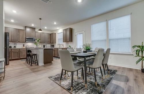 Wetmore House | Spacious, fun and friendly home!