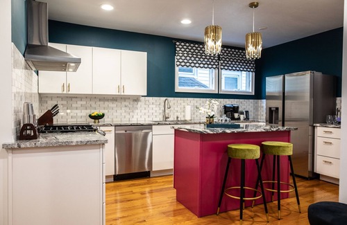 Buffalo House | Spacious! Game rm, Jungle rm, Bubble Chairs, Vinyl's, Patio, & Grill!