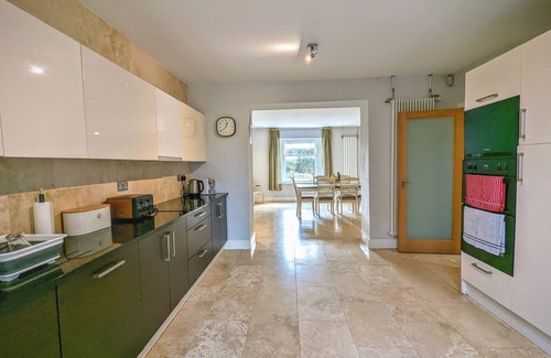 Rathgar House | Spacious Georgian Period House in Rathgar, Dublin. 4 Bedroom, 3 Bath, Sleeps 9