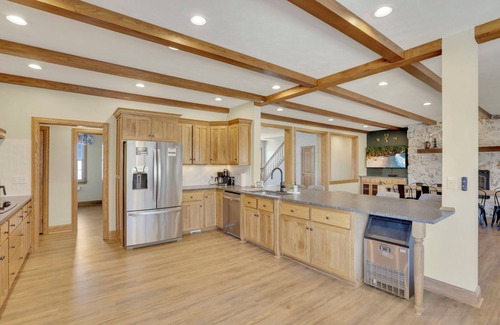 Logan Other | Spacious Getaway for 22 w/Pool, Hot Tub & Huge Game Room – Perfect for Groups!