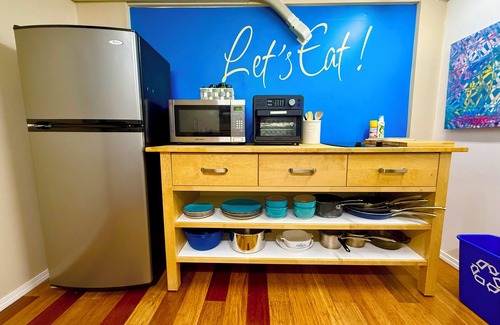 Montavilla House | Spacious Getaway Near Mt Tabor Park—Sleeps 4, Kitchen, AC, WD, Workspace, Patio
