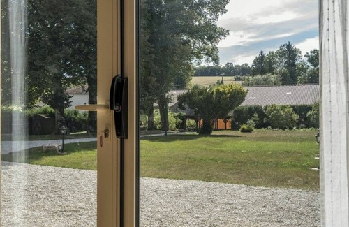 Thillombois Cottage | Spacious Gîte for 12 with Fireplace & Garden, Opposite Thillombois Castle