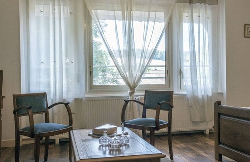 Thillombois Cottage | Spacious Gîte for 12 with Fireplace & Garden, Opposite Thillombois Castle