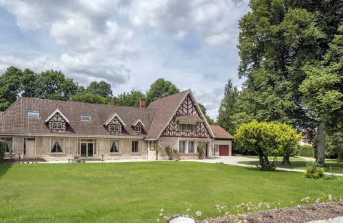 Thillombois Cottage | Spacious Gîte for 12 with Fireplace & Garden, Opposite Thillombois Castle