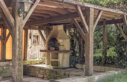 Thillombois Cottage | Spacious Gîte for 12 with Fireplace & Garden, Opposite Thillombois Castle