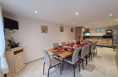 Lye Cottage | "Spacious Gîte near Beauval Zoo - Family-Friendly with Private Courtyard and BBQ"