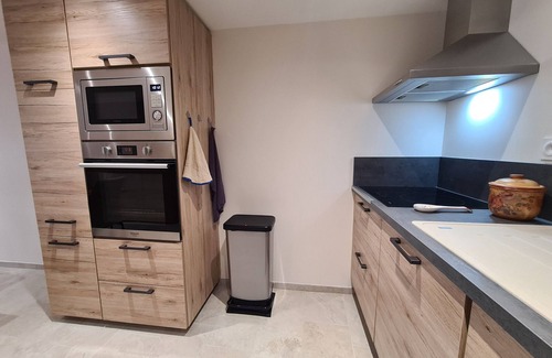 Lye Cottage | "Spacious Gîte near Beauval Zoo - Family-Friendly with Private Courtyard and BBQ"