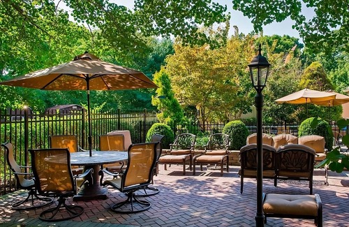 Tinton Falls Hotel | Spacious Good-Value Accommodation! Near Wampum Lake Park, Pet-Friendly!