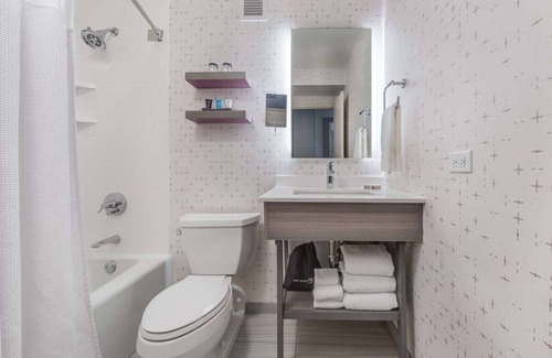 Downtown Denver Hotel | Spacious Good-Value Accommodation! w/Pool, Short Drive to Denver Art Museum