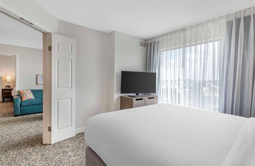 Downtown San Antonio Hotel | Spacious Good-Value Accommodation! 2 Comfortable Units, Free Breakfast