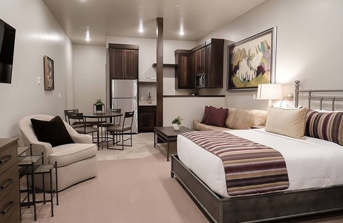 Zion National Park South Entrance Hotel | Spacious Good-Value Accommodation, with Swimming Pool, Near Sorella Gallery