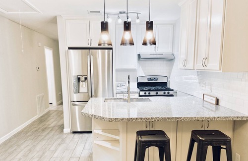 Spring Branch East House | Spacious Grand Lux Memorial Houston House-Hosts 50+, Sleeps 17, 🎉 PARTY Allowed!