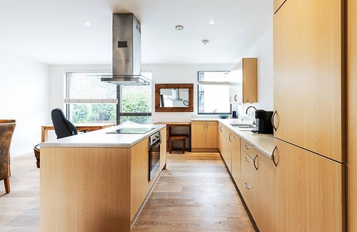 Greenwich West Apartment | Spacious Greenwich Flat with Balcony