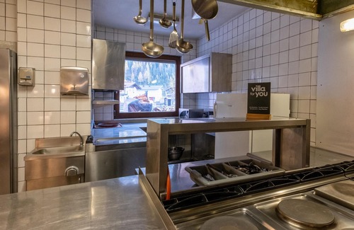 Huben House | Spacious group house with sauna and ski storage