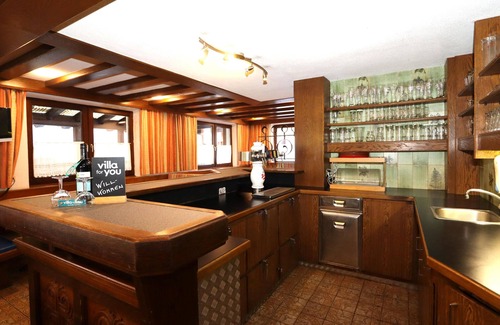 Huben House | Spacious group house with sauna and ski storage