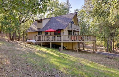 Groveland House | Spacious Groveland Cabin with Wraparound Deck!