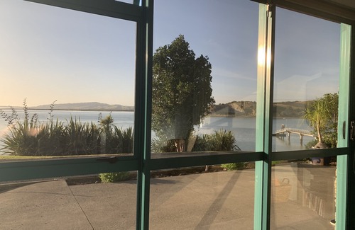 Onerahi Apartment | Spacious harbourside apartment with amazing views