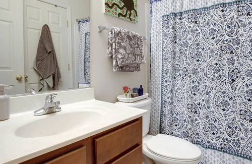 Lakeview House | Spacious haven for your vacation.