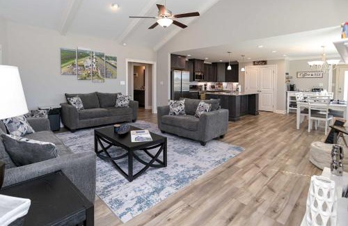Hazel Green House | Spacious Hazel Green Home with Fireplace, Yard!
