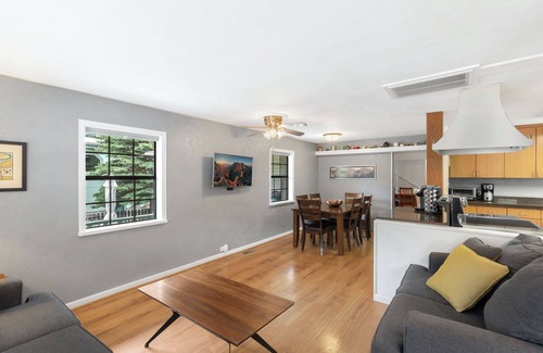 Ouray House | Spacious Historic Home - Sleeps 12 - Pet Friendly-upstairs AC!