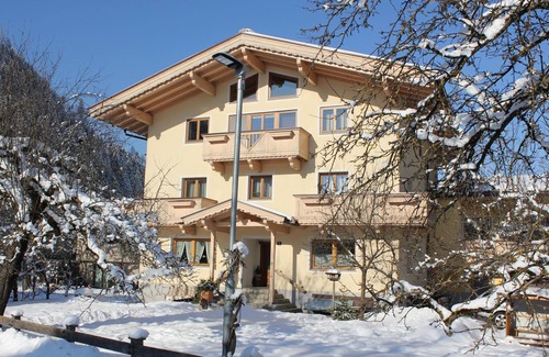 Aschau Im Zillertal House | Spacious holiday home with ski bus at the door