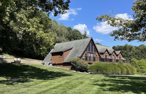 Laurelville Cabin | Spacious Hocking Hills Lodge/Cabin