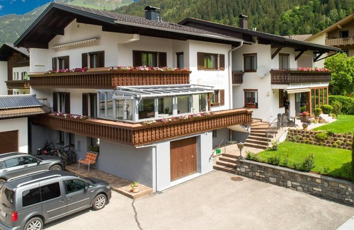 Gortipohl Apartment | Spacious holiday apartment in central location in Montafon