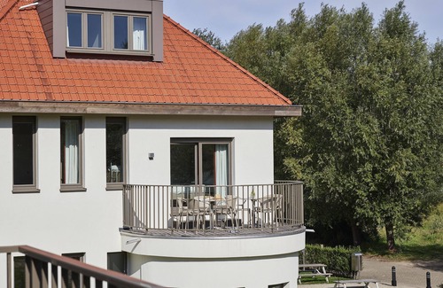 Westende Apartment | Spacious holiday apartment with balcony for 8 persons