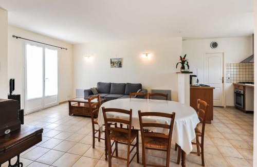 Beaufort House | Spacious Holiday Home in Aigues vives