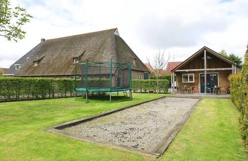 Arum House | Spacious holiday home in Arum near IJsselmeer
