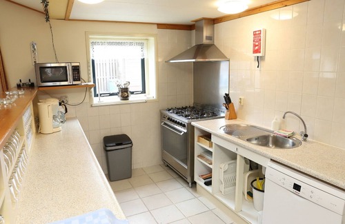 Arum House | Spacious holiday home in Arum near IJsselmeer