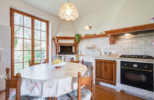 Costermano House | Spacious Holiday Home in Marciaga with Garden