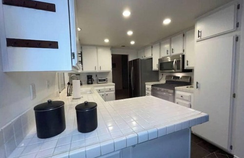Corona House | Spacious home. BBQ grill, firepit & pool table