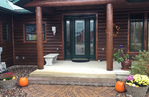 Peterson House | Spacious home close to Lanesboro, MN and the Root River State trail system.