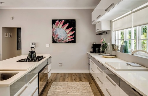 Hout Bay House | Spacious Home & Gardens with Pool Firepit & Mountain Views