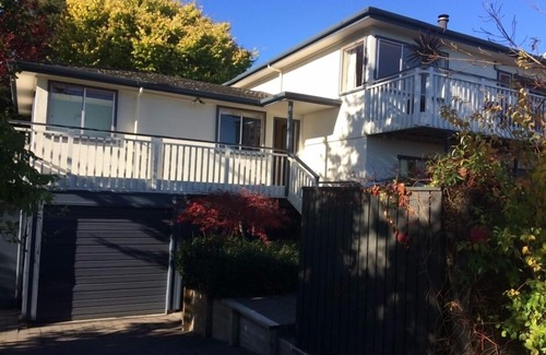 Hilltop House | Spacious home, great lake and mountain views, with own rustic thermal hot tub