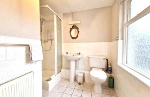 Claddagh House | Spacious home in a stunning location. 4 Bedrooms