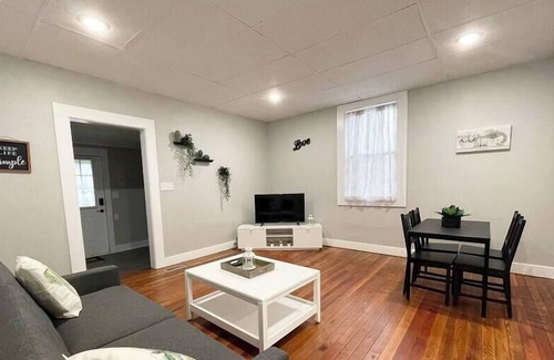 Franklin House | Spacious Home in Downtown Franklin