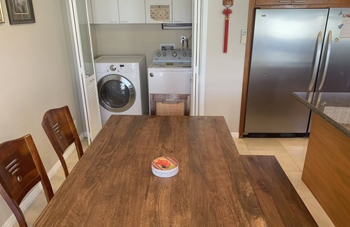 Kahala House | Spacious Home In Kahala That's Centrally Located w/AC, Pool, Lanai 3B Room/3Bath